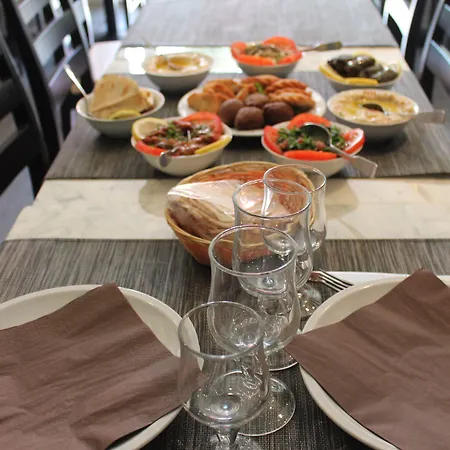 Hotell Restaurant Maison Blanche 2*